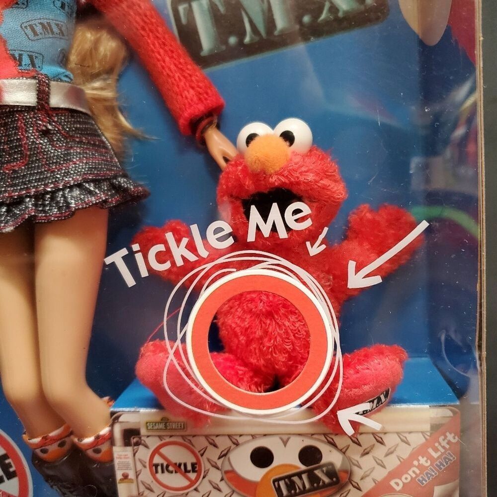 2006 Sesame Street Barbie Tickle Me Elmo T.M.X. Doll Set - Picture 3 of 7